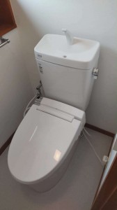 広々としたおトイレの交換工事のご紹介(＾ω＾)♪