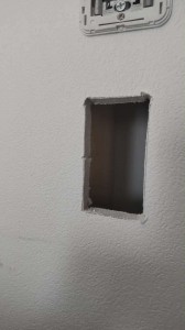 水栓交換と食洗器用分岐水栓の取り付けと電気工事(＾ω＾；)【２】アース付きコンセント新設編