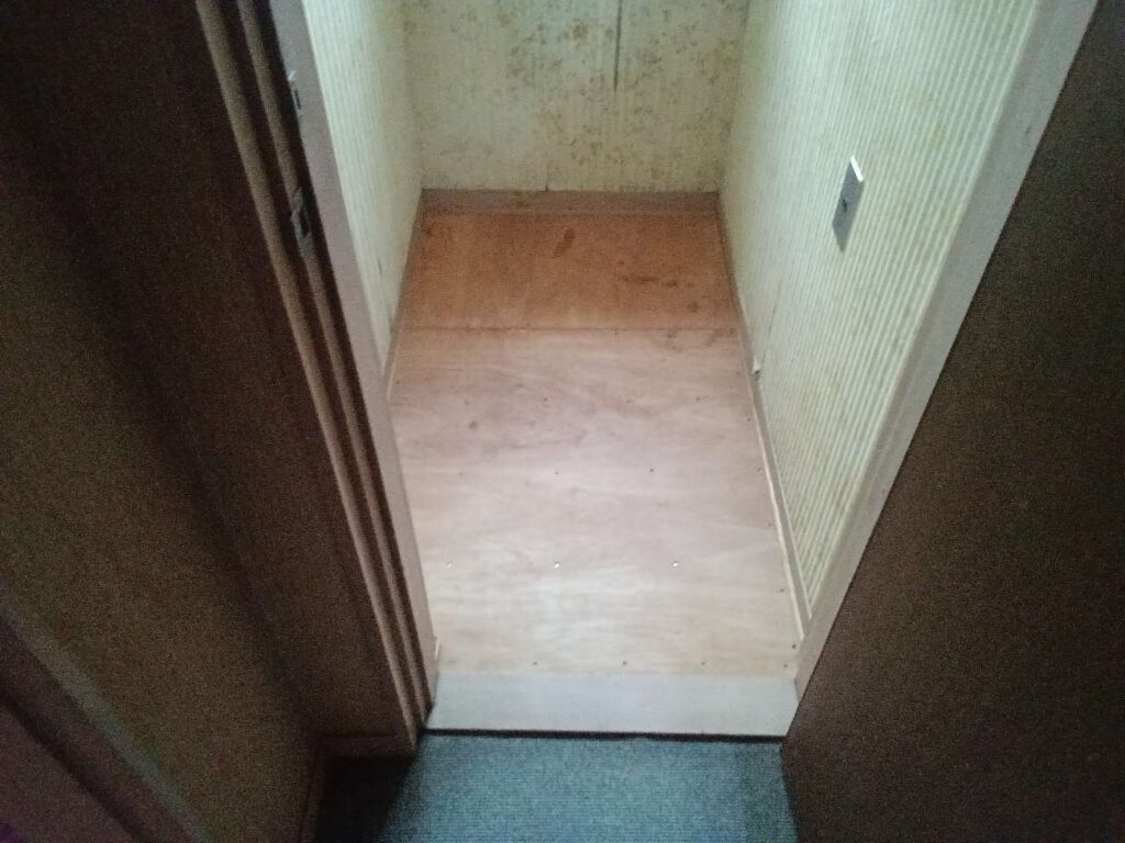前橋市　M様邸　2Fトイレ撤去工事