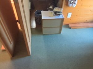 前橋市で、カーペット敷き工事です。