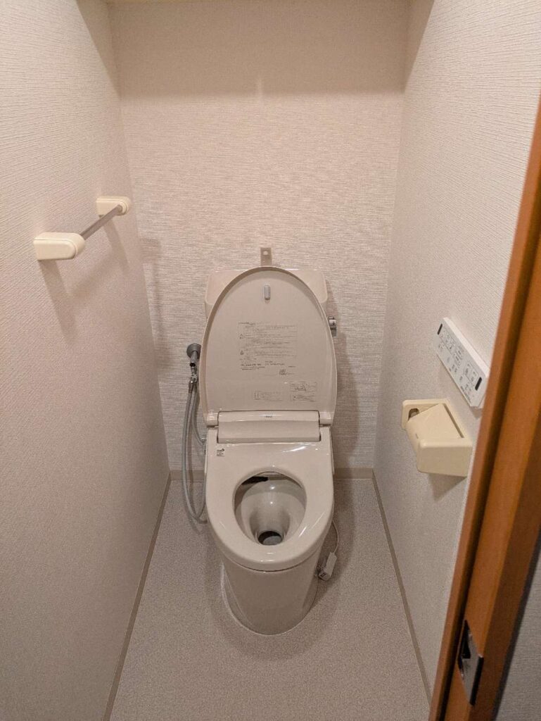 トイレリフォームはリクシル製品も人気です！