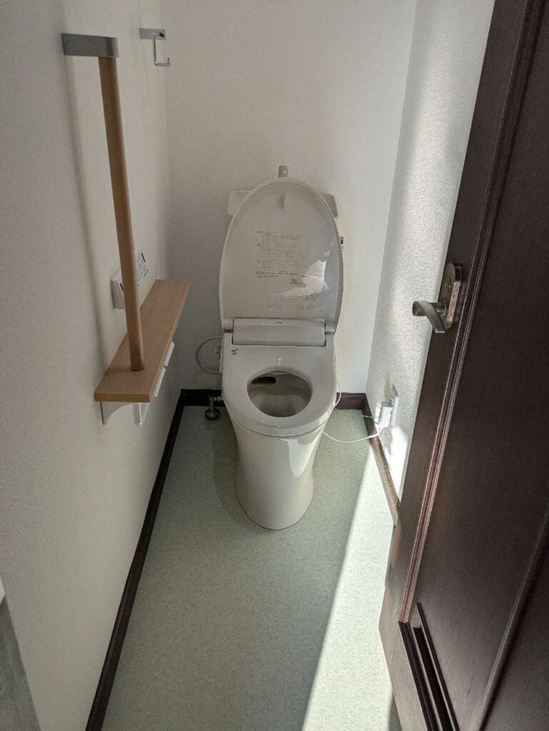 【前橋】トイレの内装リフォームにこだわり！水圧の悩みもリクシル「アメージュ便器」で解消