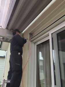 前橋市で電動シャッター工事です。
